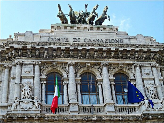 Confisca a metà: la Cassazione boccia la doppia motivazione su profitto e sproporzione
